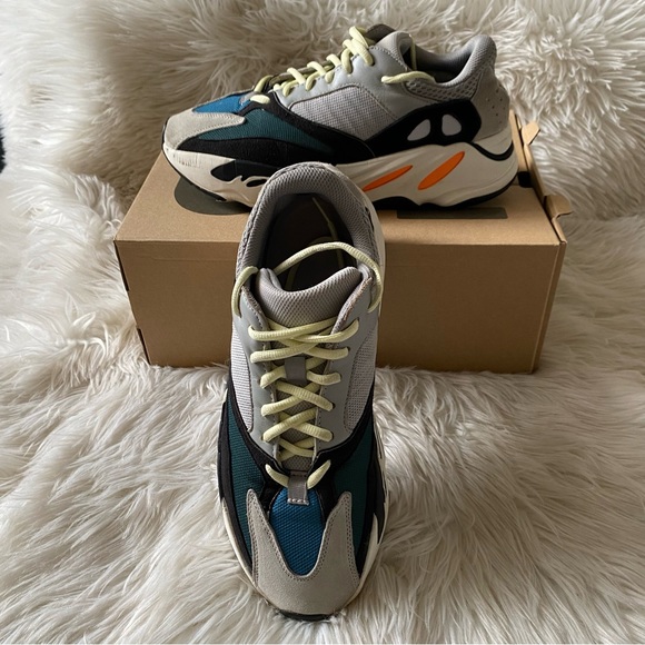 ADIDAS YEEZY Boost 700 Wave Runner (2017) - Picture 14 of 15
